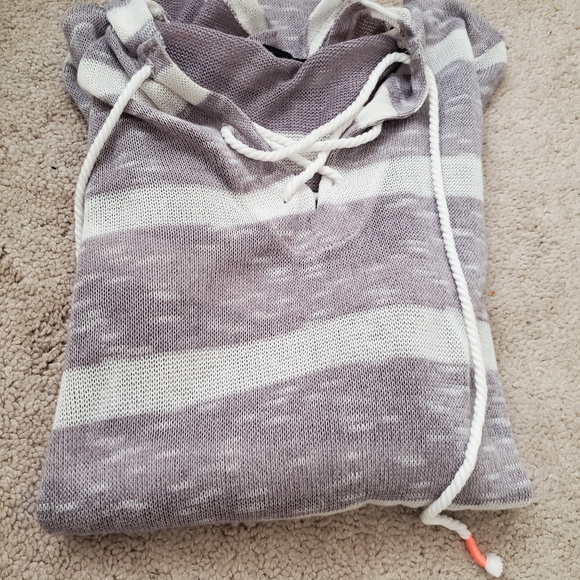 Clothes - Picture 7 of 16